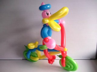 魔术气球唐老鸭造型